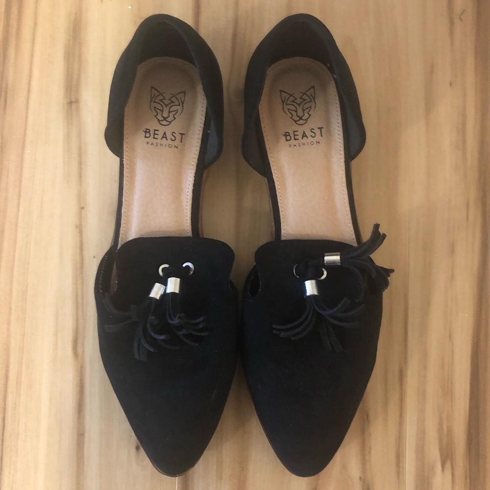 Beast Fashion flats